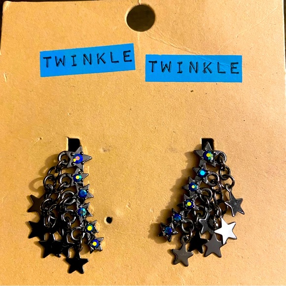 Very Cute Dangling Stars Earrings - Picture 2 of 3